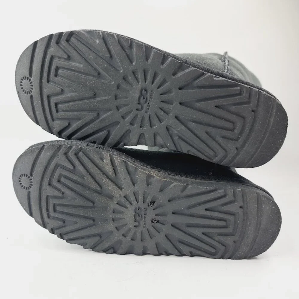 UGG girl black